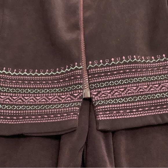 Dress Barn Purple Pant Suit Size 8 Full Zip Jacket Silver Hardware Tailored Fit - Picture 4 of 8